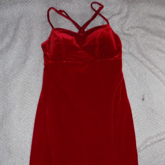 red velvet dress short